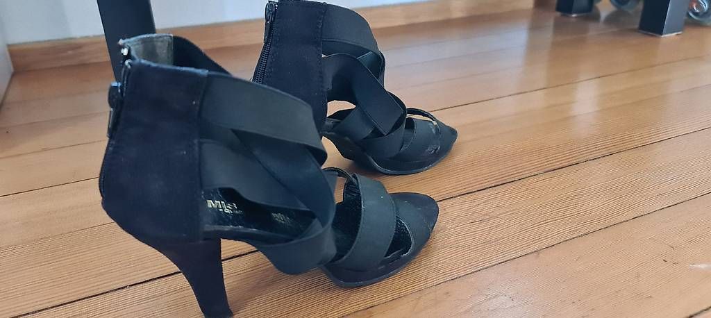 Scarpe da donna: Schuhe – Usato da Mörschwil venduto da mar_5yyy 2