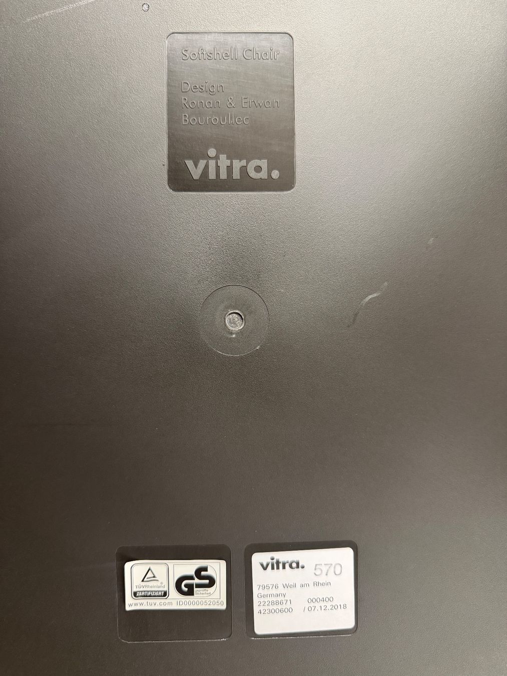 Vitra Sedie: 6er Set Original Vitra Softshell Stühle von Bouroullec – Usato da Winterthur venduto da Restored 5