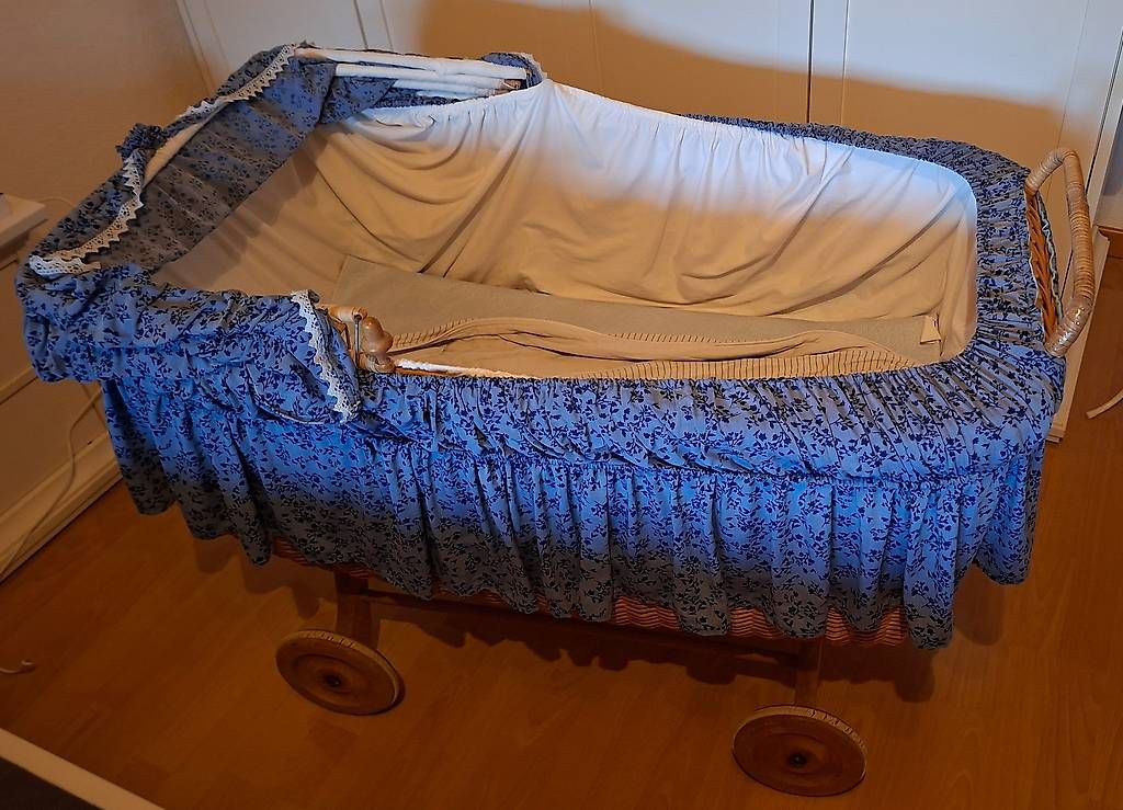 Culle: alter Stubenwagen – Usato da Glattfelden venduto da SinaM90 2