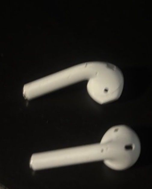 Apple Cuffie: Airpods Apple – Usato da Berschis venduto da Pakiri 1
