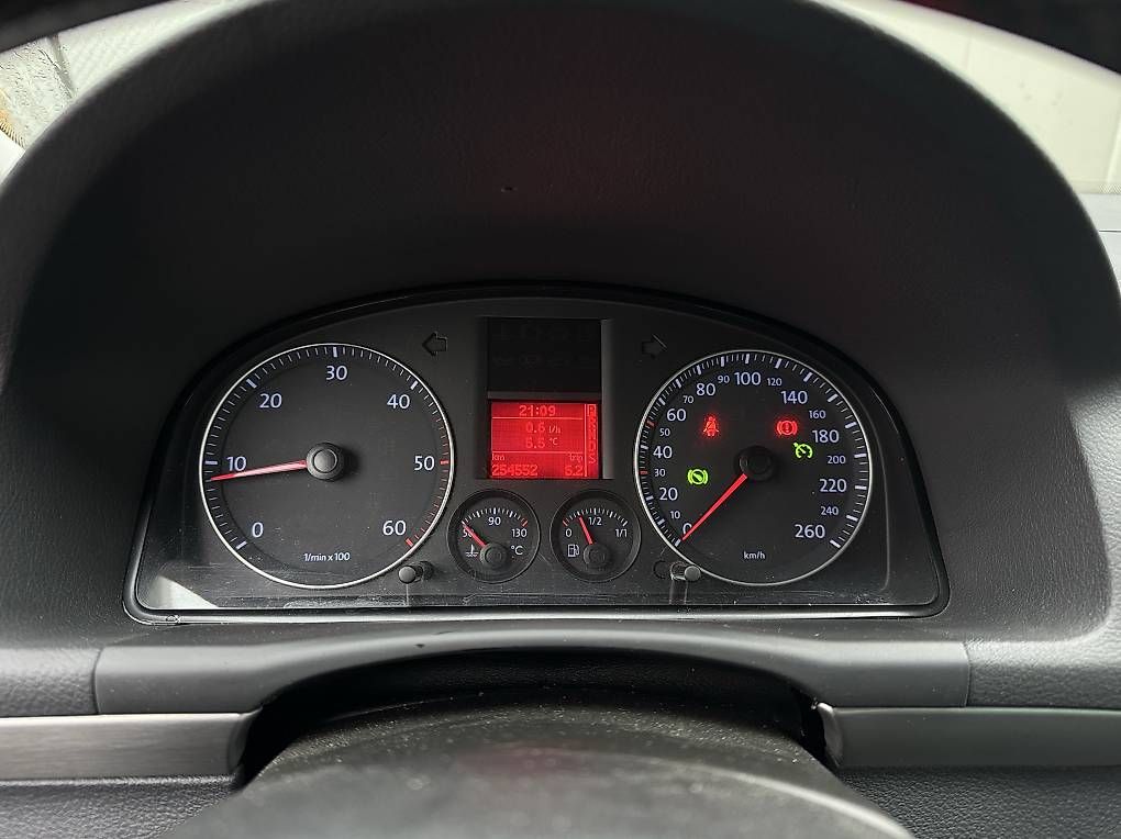 Automobili: VW Touran 2.0 TDI (AUTOMATICA) – Usato da Agno venduto da jonnyautosagl 9