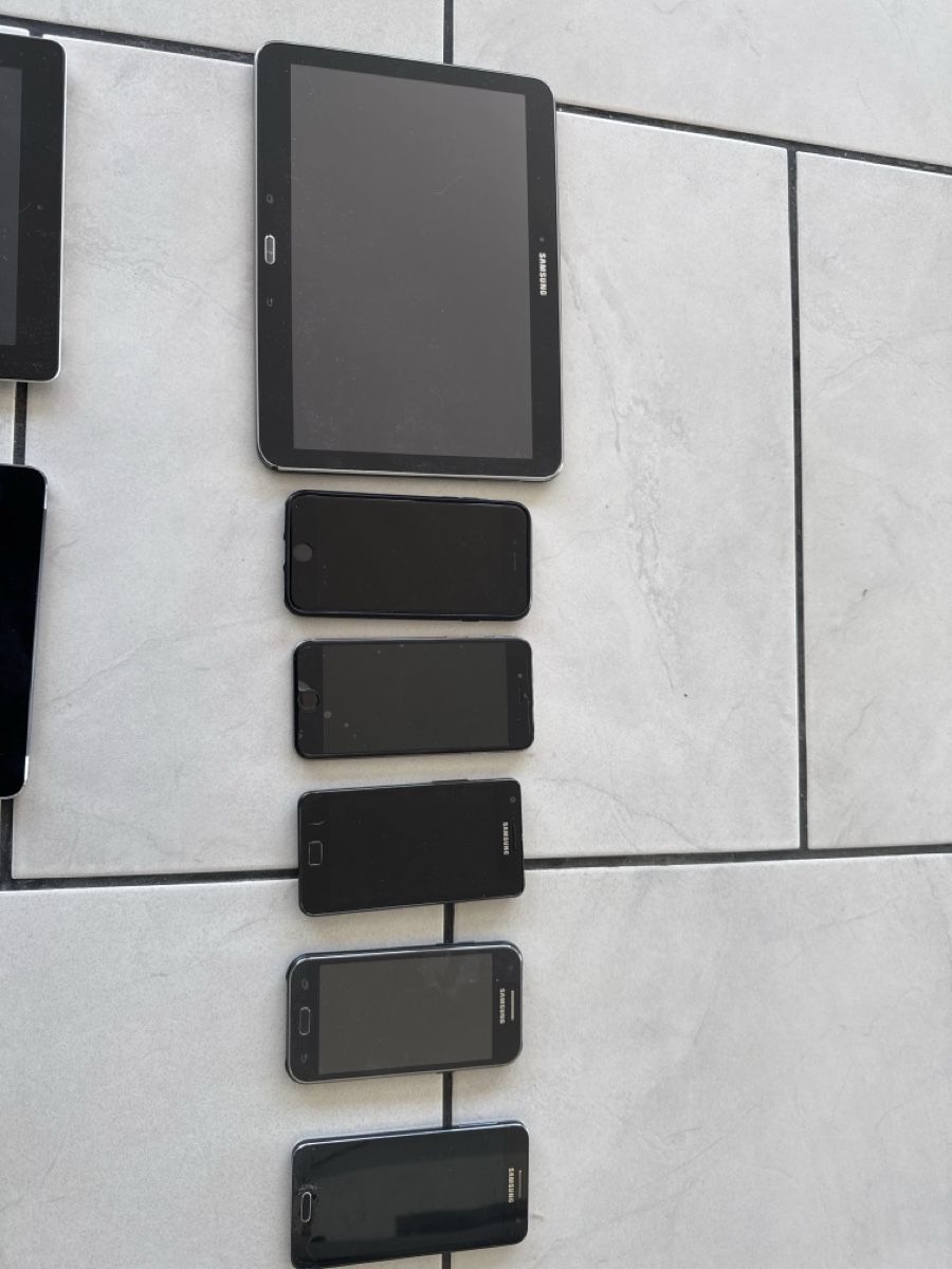 Apple Tablet PC: Tablets und Smartphones, diverse Modelle, gebraucht – Difettoso da Bremgarten b. Bern venduto da Sportlich09 2
