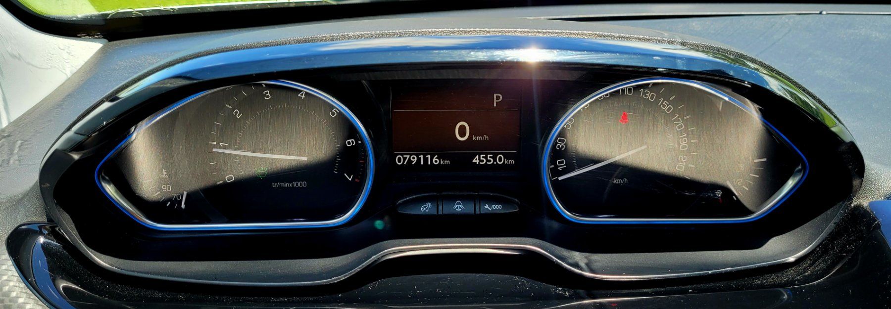 Peugeot Autos: Peugeot 2008 1.6lt Aut. Mit Glasdach – Gebraucht aus Homberg b. Thun von  5