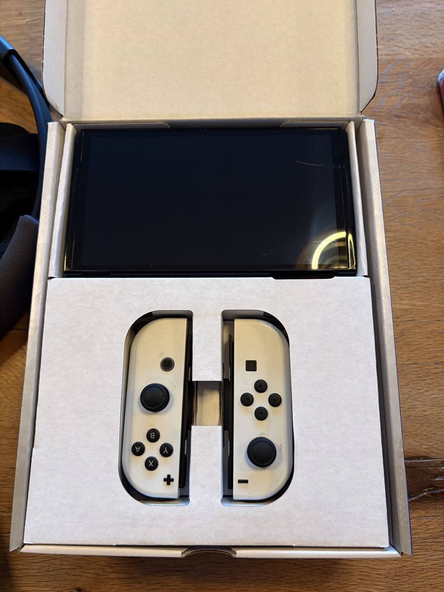Nintendo Konsolen: Nintendo Switch Oled inkl. Zubehör  – Gebraucht aus Fisibach von Floh1981 7