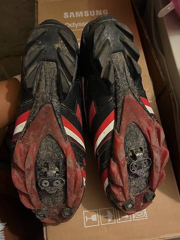 Herrenschuhe: chaussures velo pointure 41-42 – Gebraucht aus Penthalaz von Brunogtr35 2