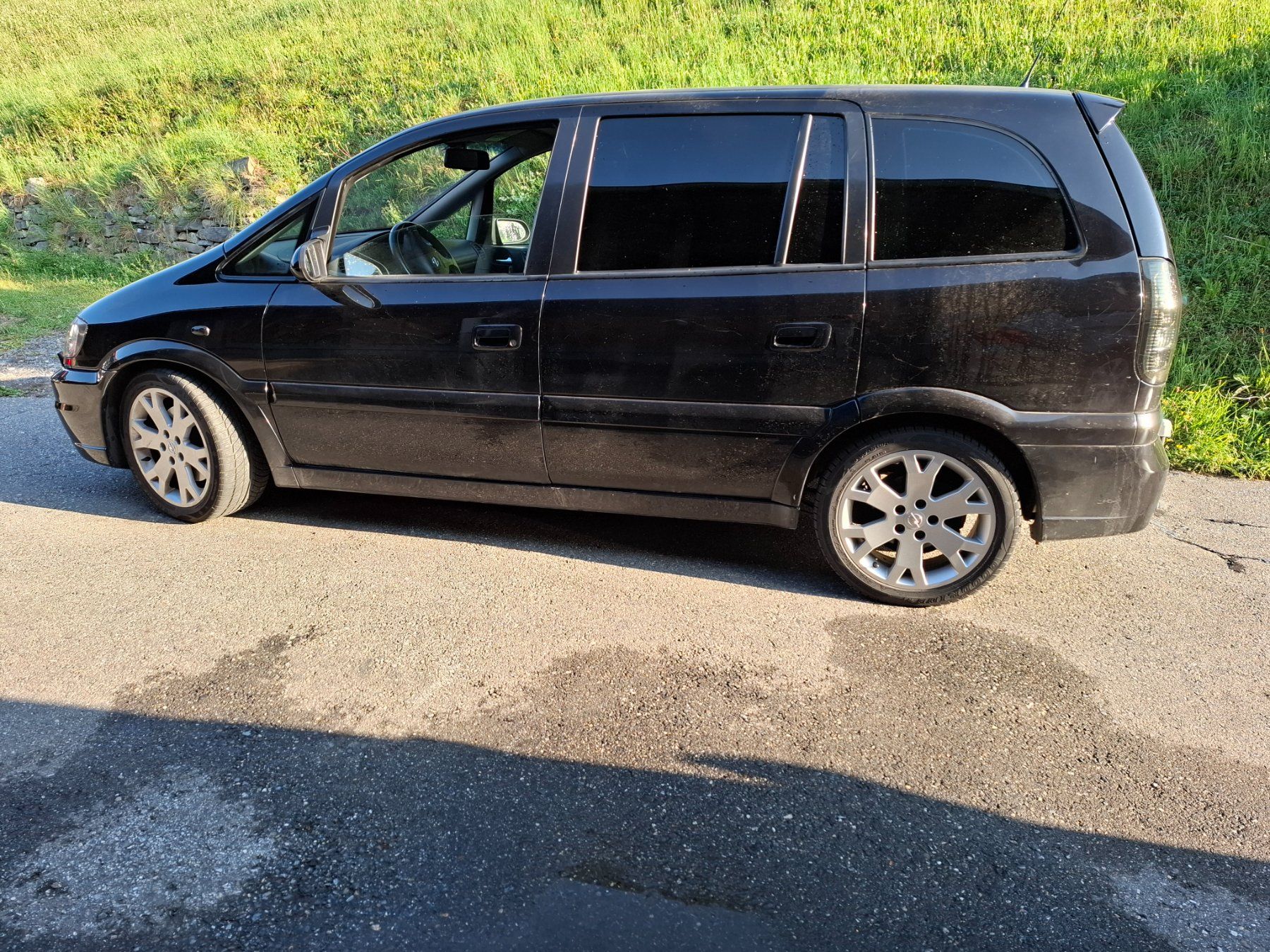 Opel Autos: Opel Zafira A opc – Gebraucht aus Pany von Prjnjm 2
