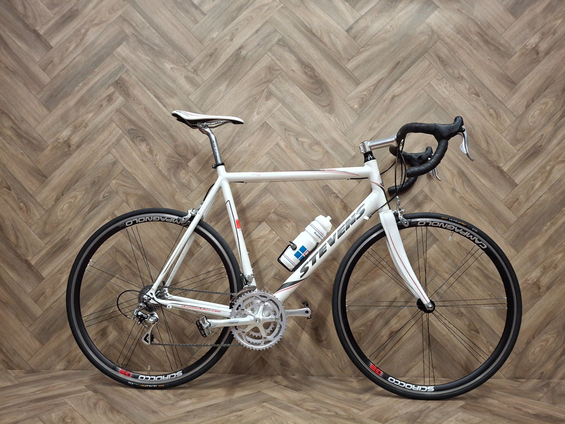 Stevens Velos: Stevens Rennvelo weiss – Gebraucht aus Niederuzwil von Buecherwaeldli