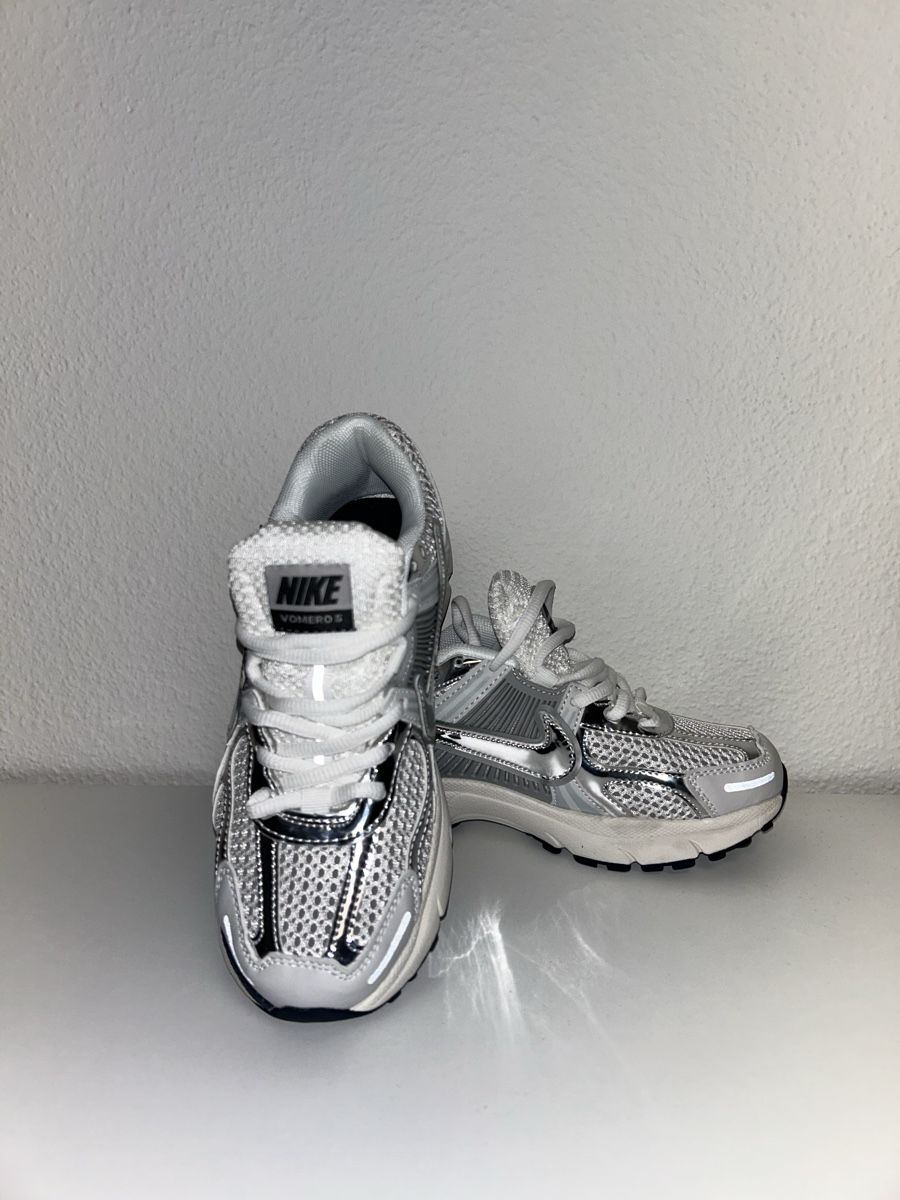 Nike Chaussures femmes: Nike Zoom Vomero 5 – Neuf avec emballage d'origine à Basel par Pedrog7mes 1