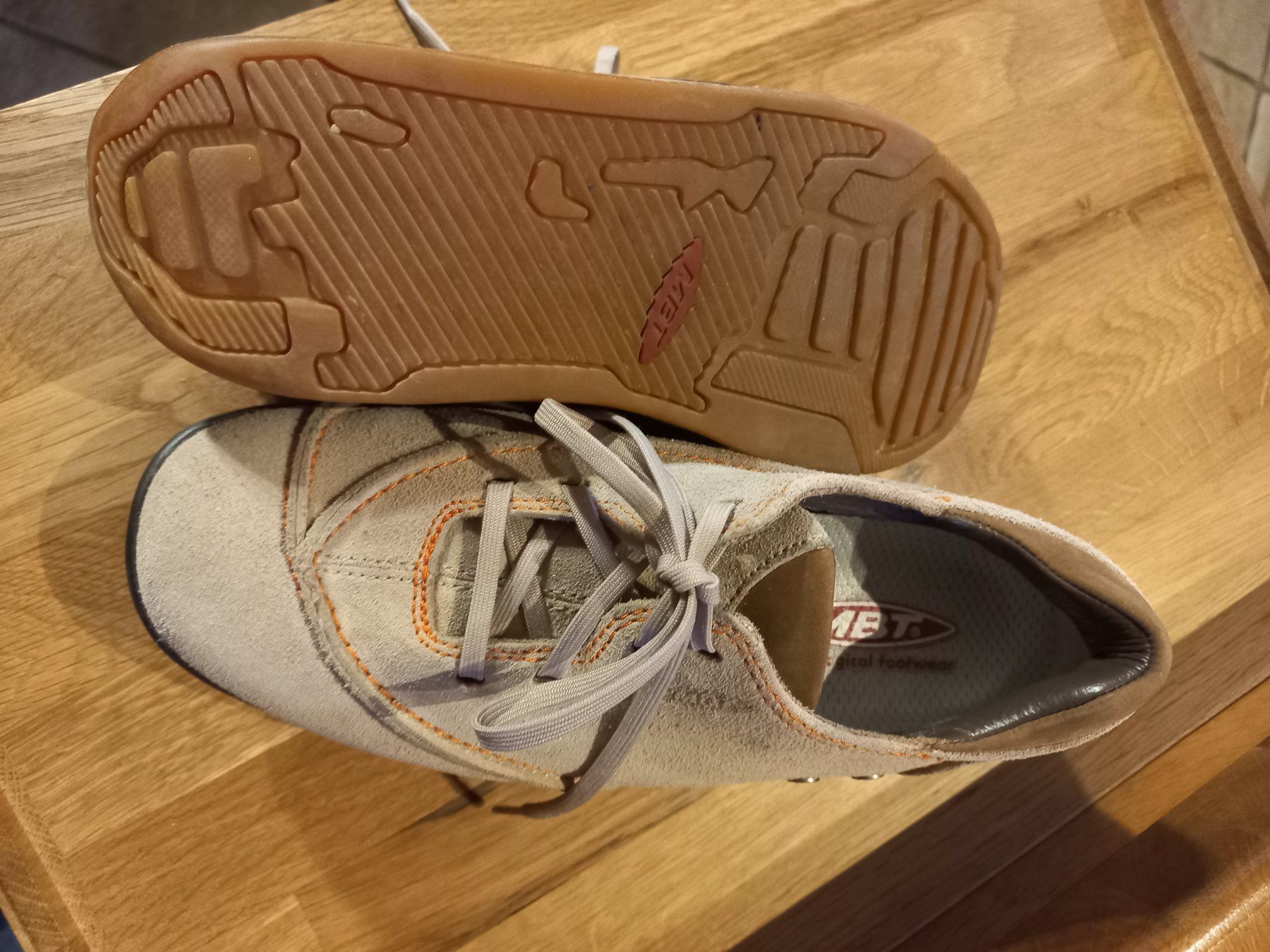 MBT Scarpe da donna: Chaussures mbt 36,5 – Usato da Gingins venduto da danolive 1