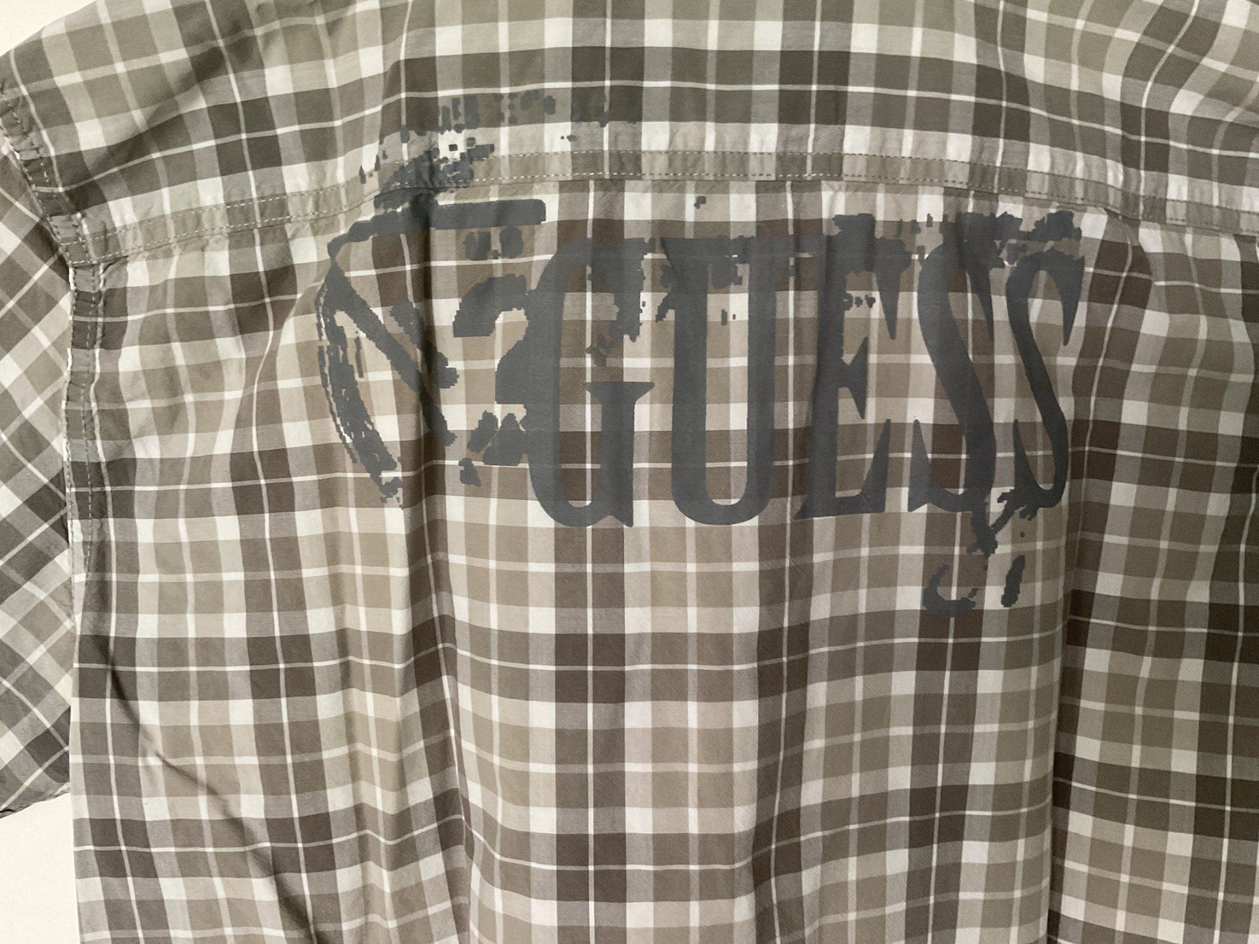 Guess Camicie: Guess - Cooles Hemd kurzarm - Gr. L – Usato da Walchwil venduto da Budy7 4