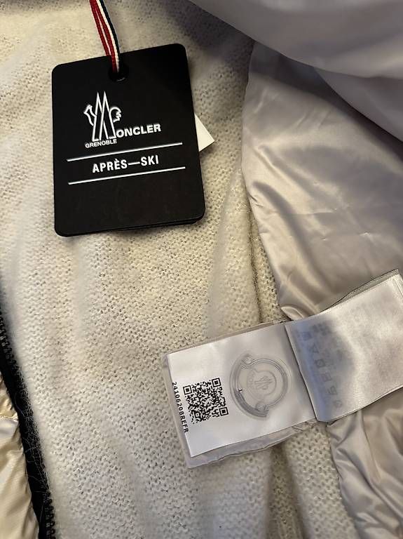 Gilets & Westen: Moncler Après-Ski Weste – Gebraucht aus Schwadernau von marilyn25 2