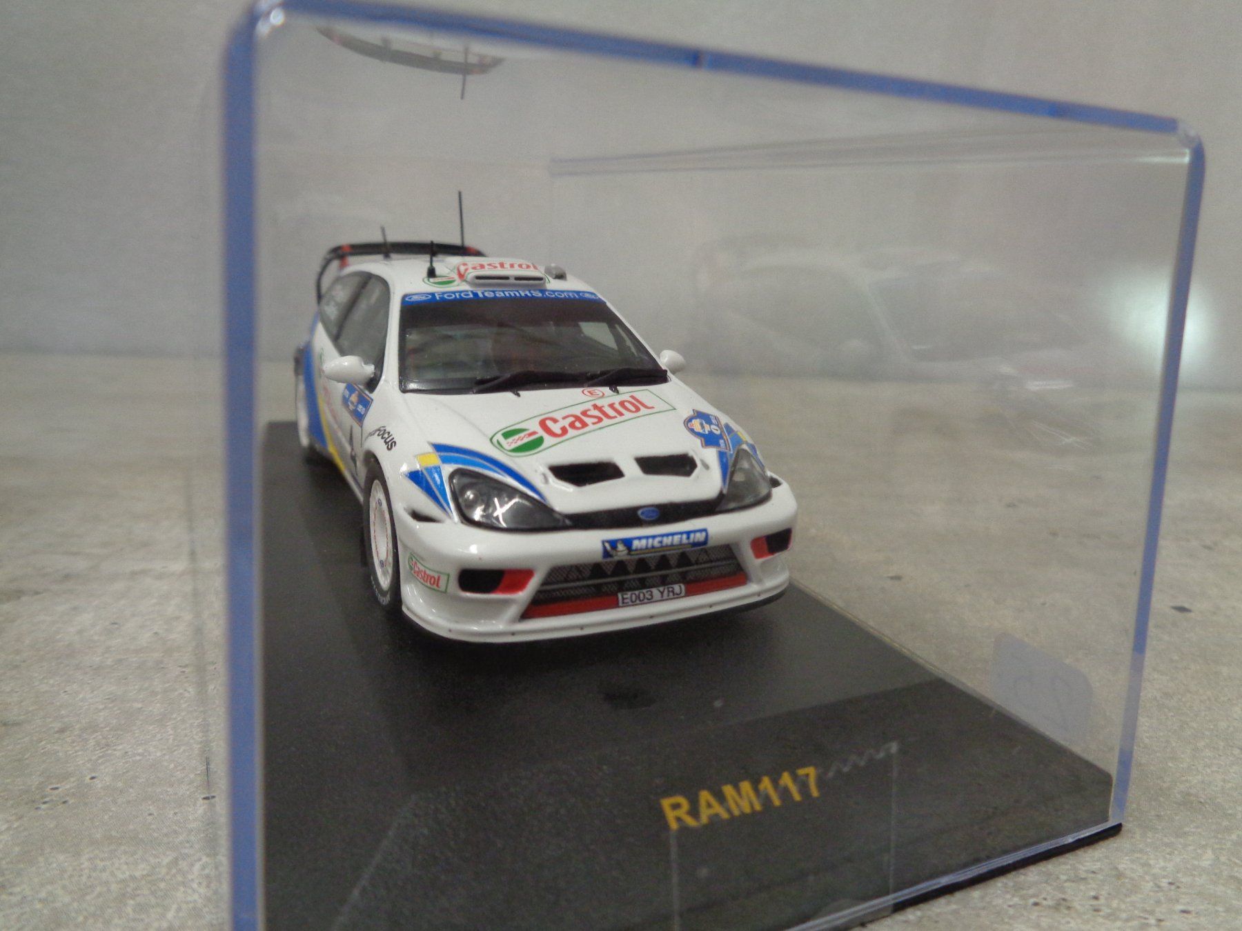 Ford Voitures modèles: Ixo 1:43 Ford Focus RS WRC Rallye 2003 – Neuf avec emballage d'origine à Reconvilier par rallycar 1