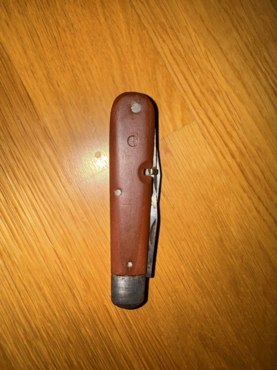 Schweizer Armee Taschenmesser: Schweizer Militärmesser 1950 – Gebraucht aus Basel von Tizi.L 1