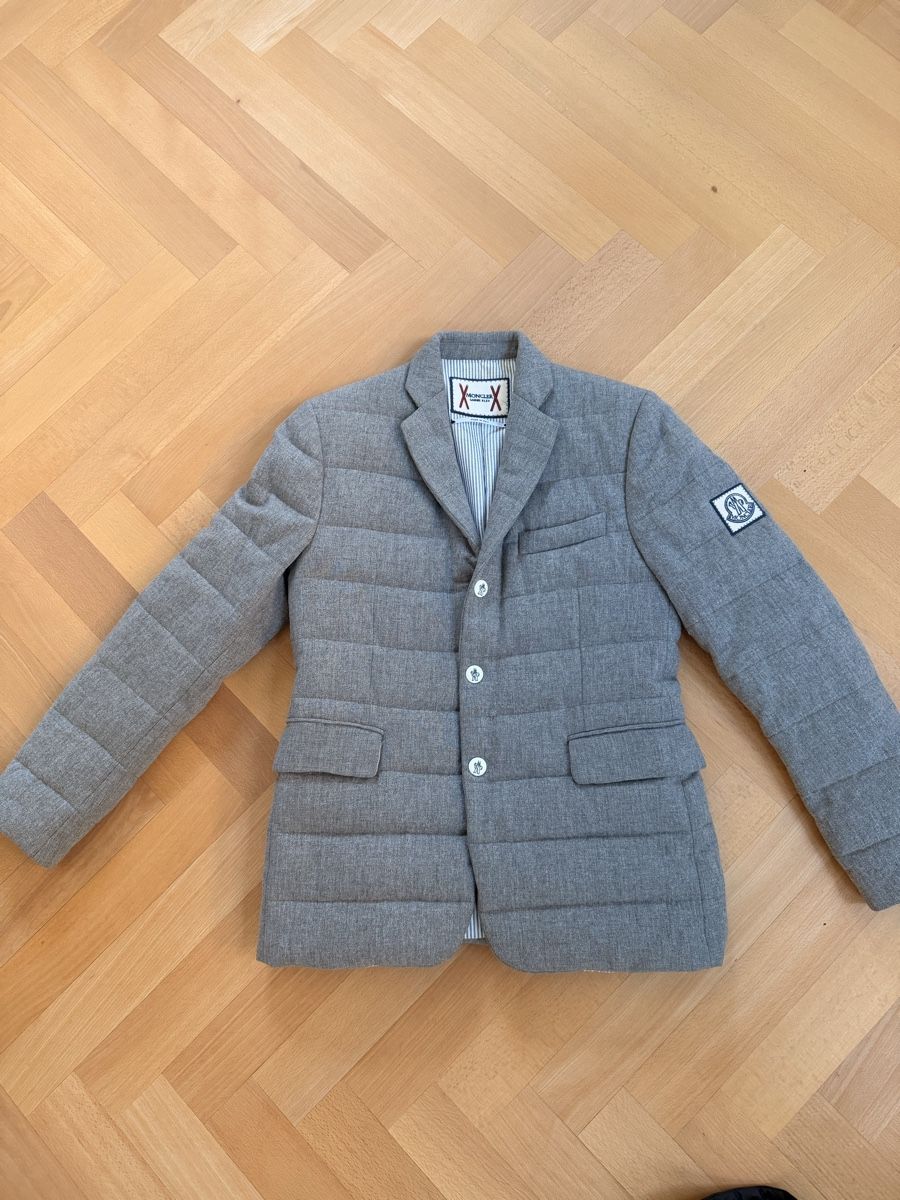 Moncler Giacche: Moncler Gamme Bleu Blazer Winter Jacket, grey, size 1 – Usato da Zürich venduto da annaballerina97