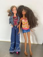 2 Barbies Mattel