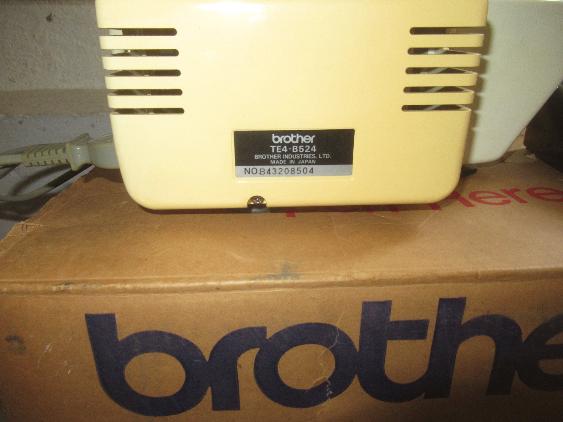 Brother Machines à coudre: Brother Overlock TE4-B525 – D'occasion à Männedorf par livesteam 5