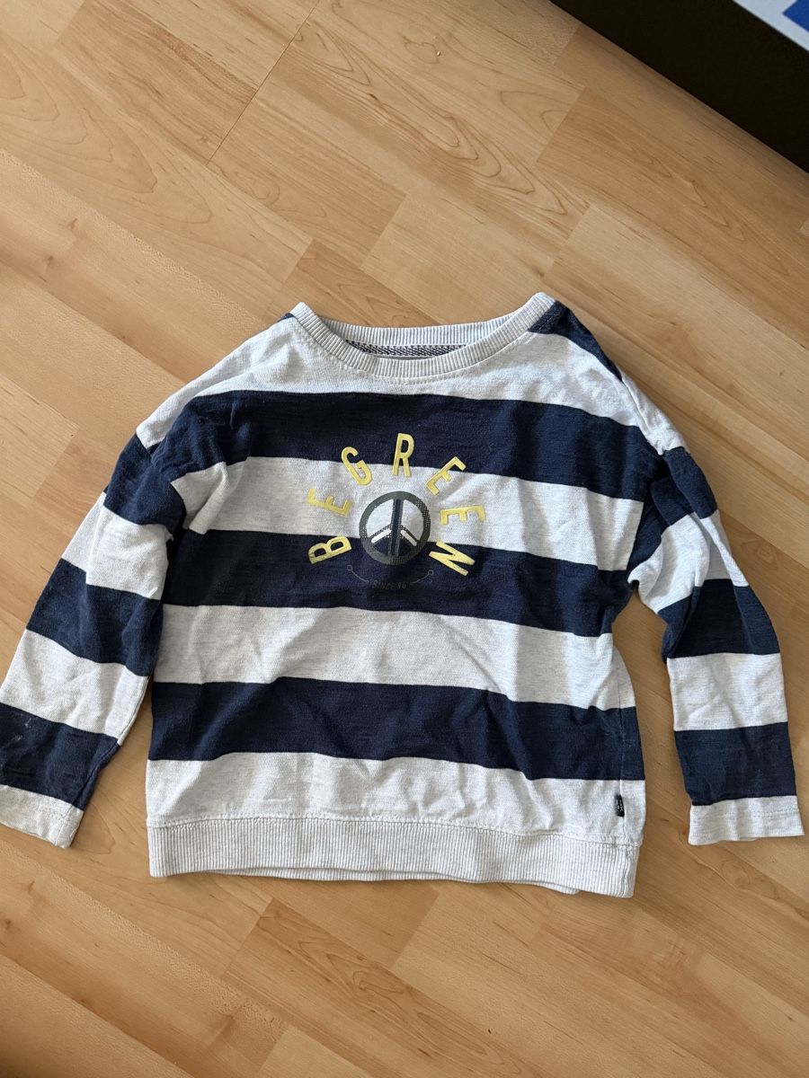 Ensembles coordonnés: Jungen Pullover Set Grösse 98, 2-teilig – D'occasion à Laufen par mar_g26w 2