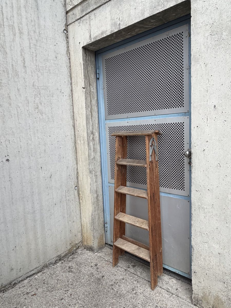 Scale: Escabeau en bois pliable  – Usato da Bussigny venduto da ShopOp 2