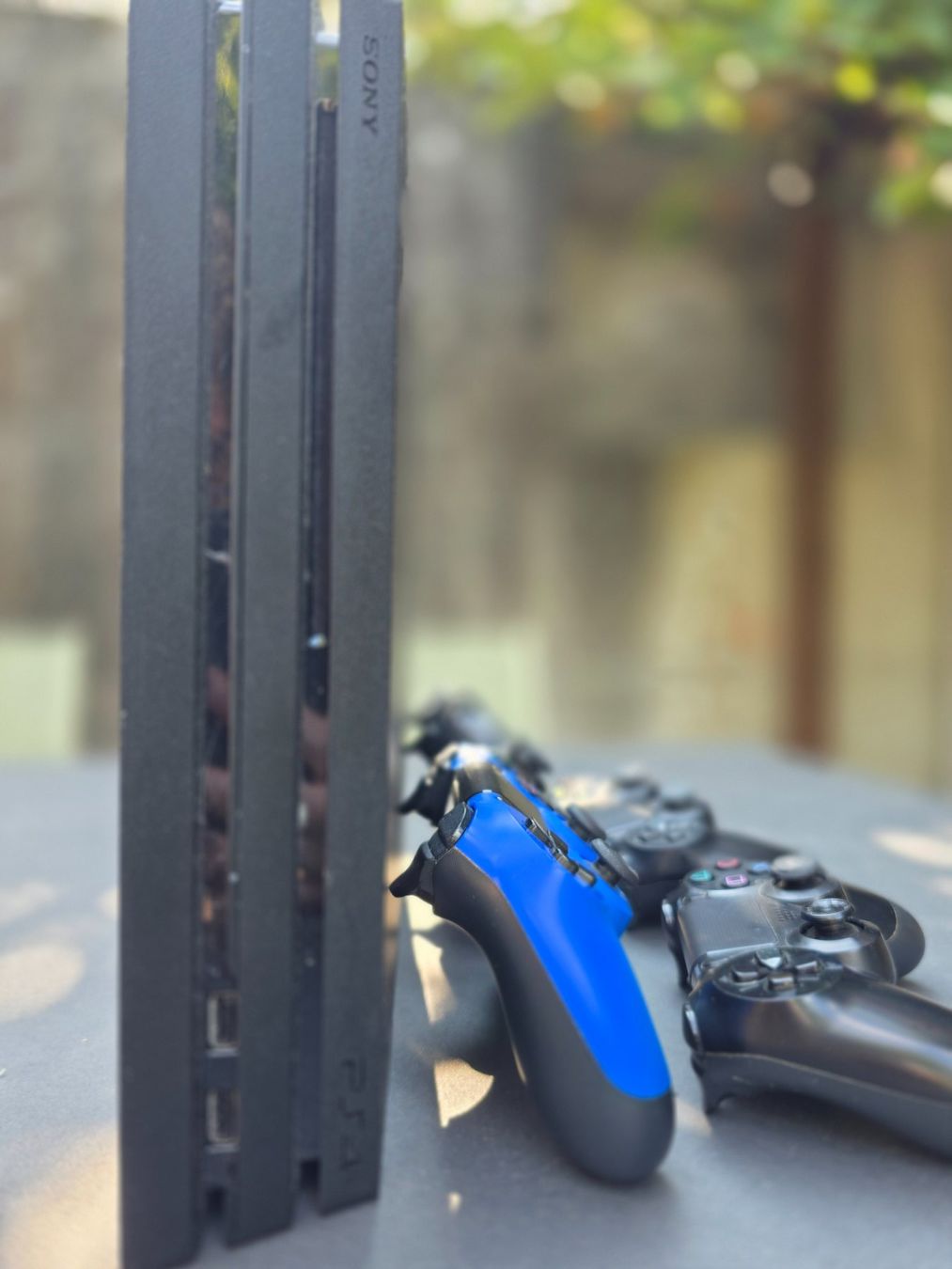 Sony Console: PS4 PRO 1TB + 4 Controller. – Usato da Windisch venduto da J_Kaufmann 1