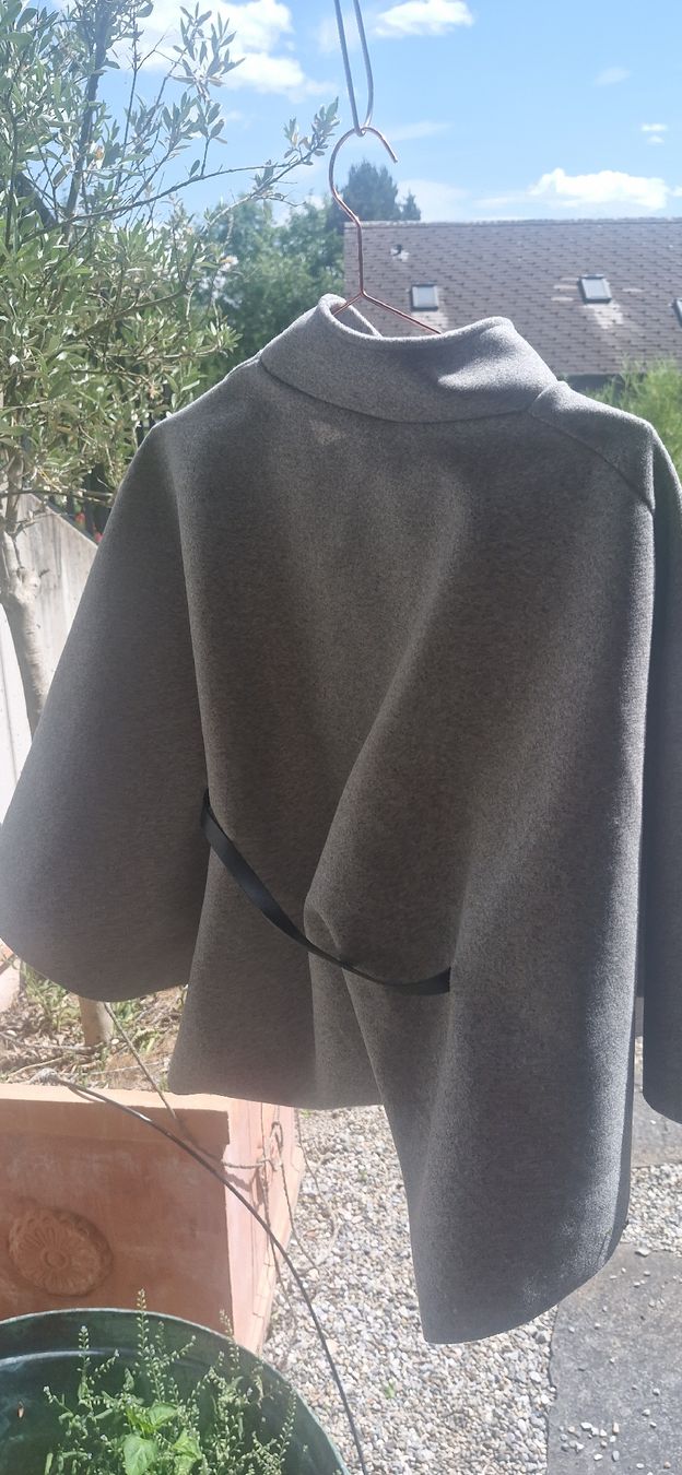 Altro in Moda donna: Damen Poncho grau mit Gurt Grösse S neu – Nuovo (secondo la descrizione) da Wohlen b. Bern venduto da lau_7vcp 1