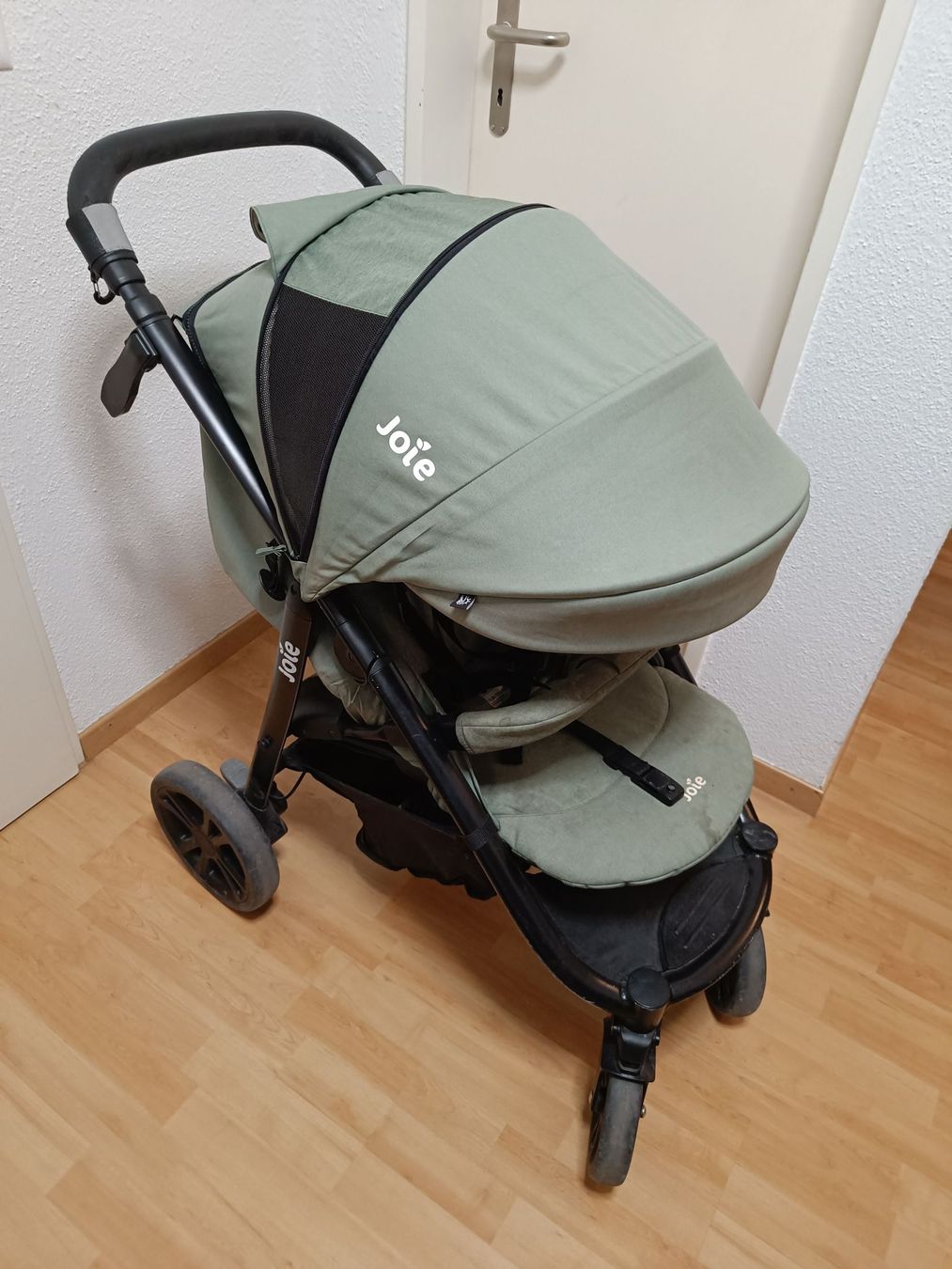 Joie Carrozzine: Joie Buggy Litetrax 4 DLX Kinderwagen  – Usato da Lenzburg venduto da Valflo02