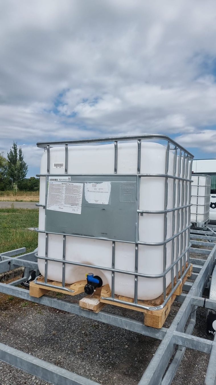 Abbeveratoi e trogoli: IBC Wassertank 1000l Wasserbehälter Regenwassertank Garten – Usato da Wettingen venduto da ray_boccia 6