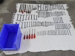 Werkzeug Box mit 123 Werkzeugen