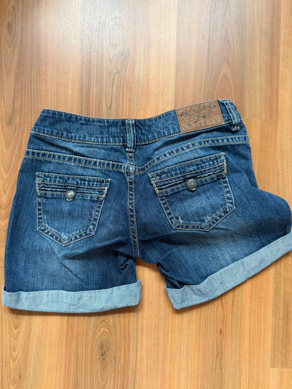 Esprit Pantaloni: Shorts von Esprit – Usato da Burgdorf venduto da Bizeli 1