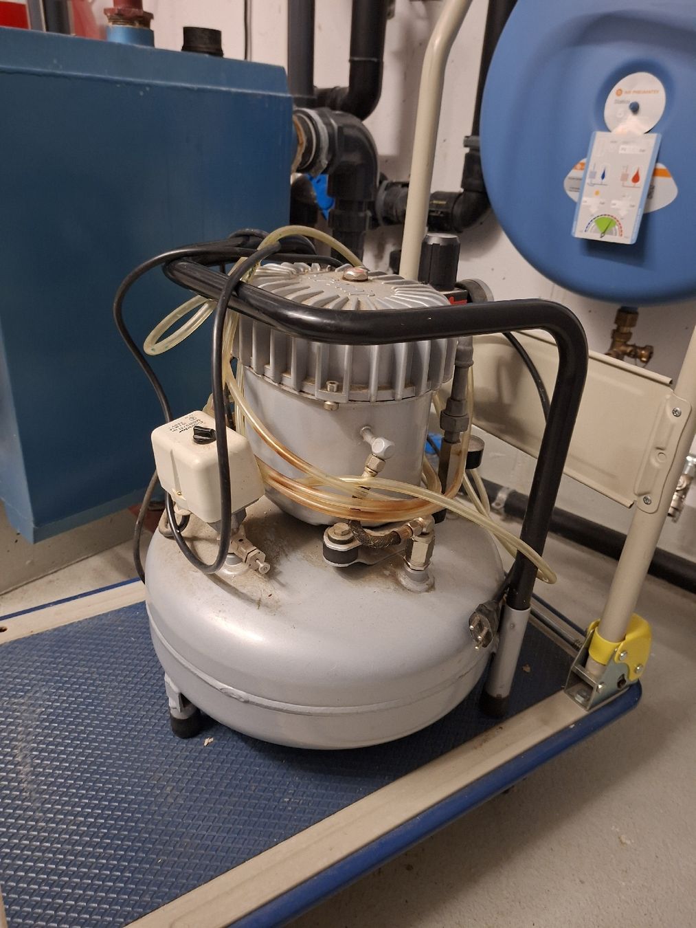 Jun-Air Compresseurs: Jun Air Luftdruck Kompressor  – D'occasion à Meggen par Ma.Elisa