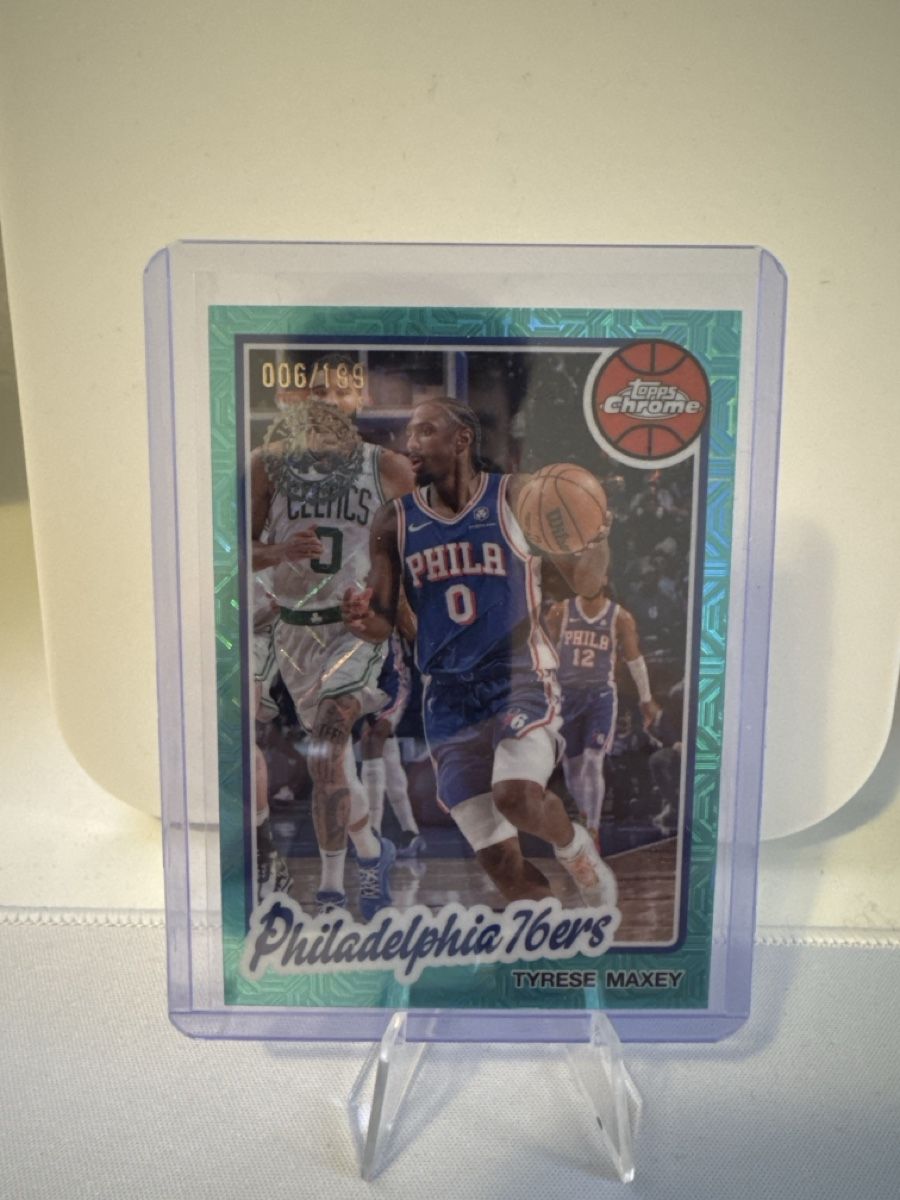 Topps Carte collezionabili: Tyrese Maxey Topps Chrome 006/199 – Usato da Dulliken venduto da alpi.cards