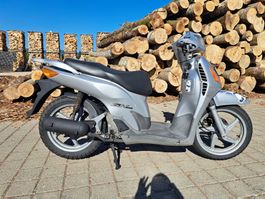 Honda SH 125 Roller Scooter Lieferung möglich