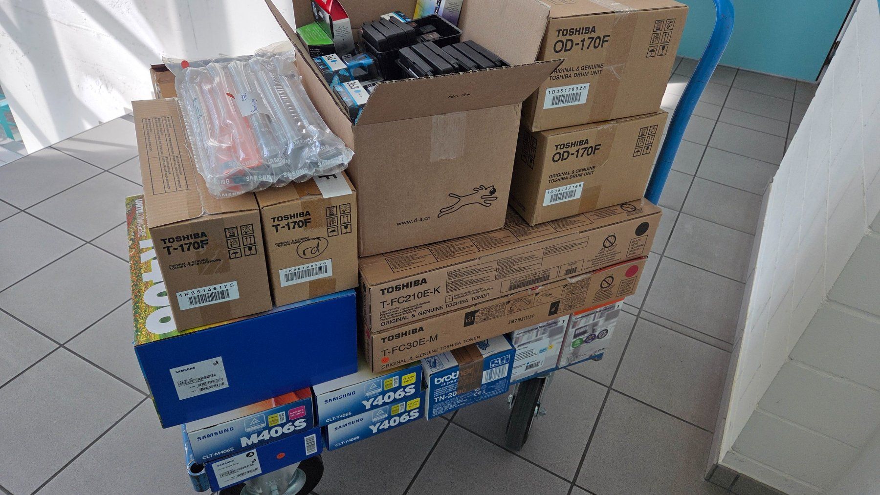 Cartucce per stampanti & toner: Druckerpatronen – Usato da Veltheim AG venduto da sixjet 1