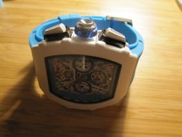Uhr 2