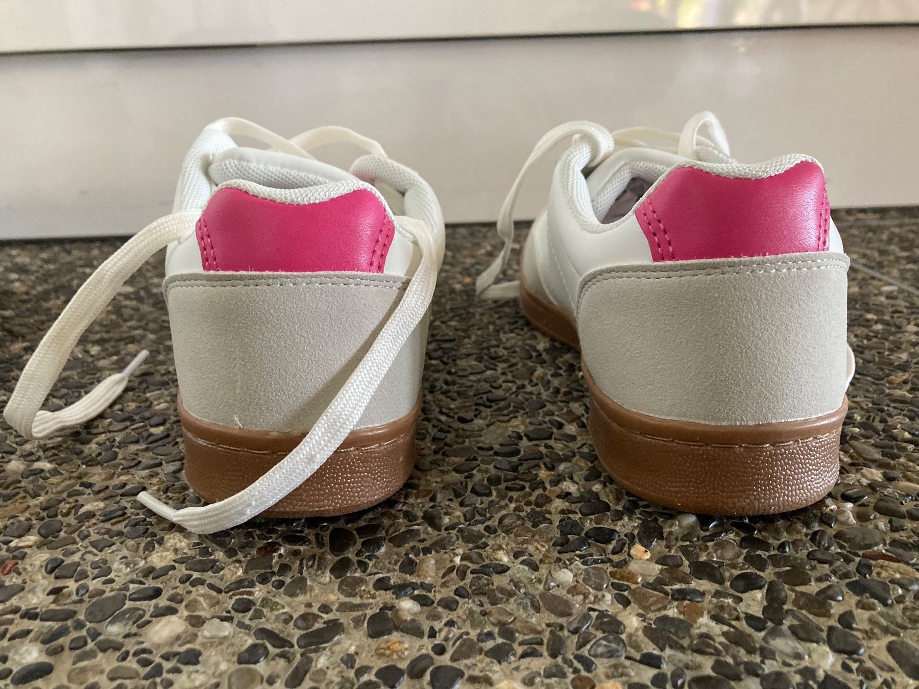 Scarpe per ragazze: Neue Hallenschuhe Gr. 35 – Nuovo e nell'imballaggio originale da Aetingen venduto da Nadinsky 3
