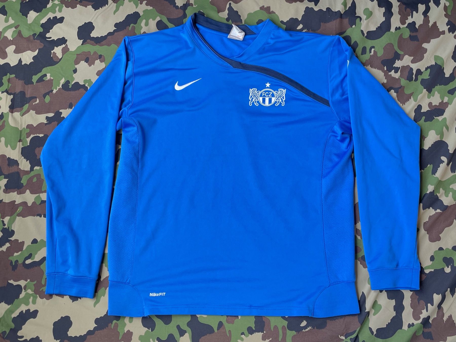 Nike Maglioni & Felpe: 2003 Training Pullover NikeFit FCZ Zurich Sz M – Usato da Zürich venduto da le_souk