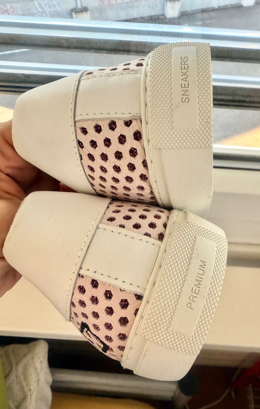 Scarpe da donna: Damen-Sneaker Grösse 37 – Usato da Kilchberg ZH venduto da KellerCI 2