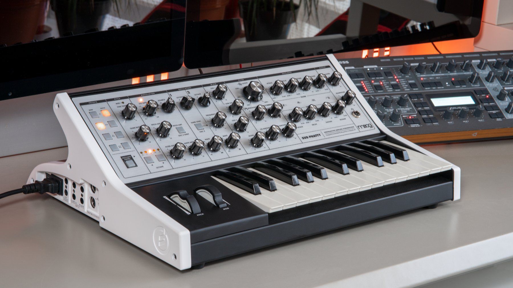 Moog Instruments de musique: Moog Sub Phatty im einzigartigen Design – D'occasion à Wallisellen par ZoltanRakosi