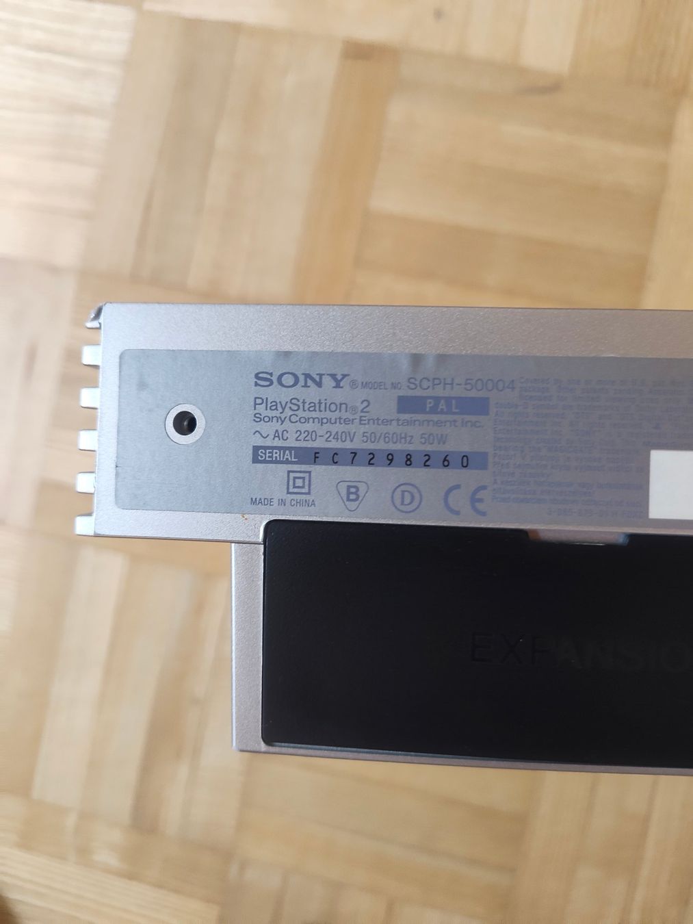 Sony Console: Playstation 2 SCPH-50004 Silber Konsole mit Controller – Usato da Thun venduto da John.Smith 1