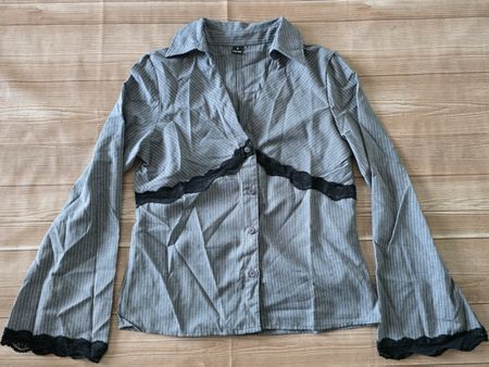 🆕️ Nadelstreifen Bluse - S - Spitze & Trompetenärmel 6️⃣