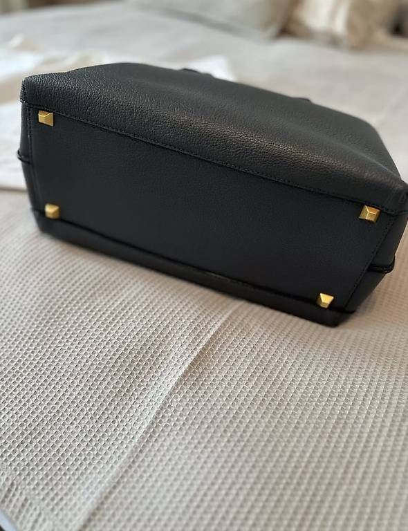 Borse da donna: MCM Milla Tote Medium grau UNGETRAGEN – Usato da Allschwil venduto da nic_6yf6 3