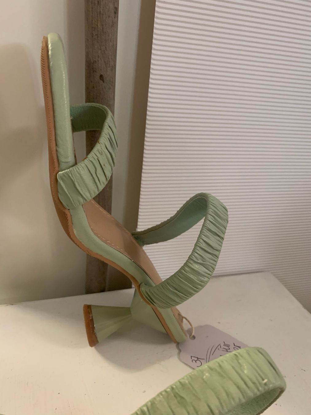 Scarpe da donna: Sandalen, 37,  Absatz sehr speziell – Usato da St. Gallen venduto da Miousch 3