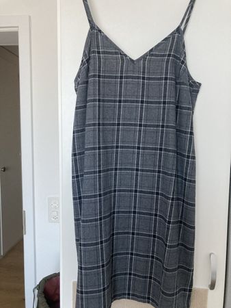 Trägerkleid Missguided