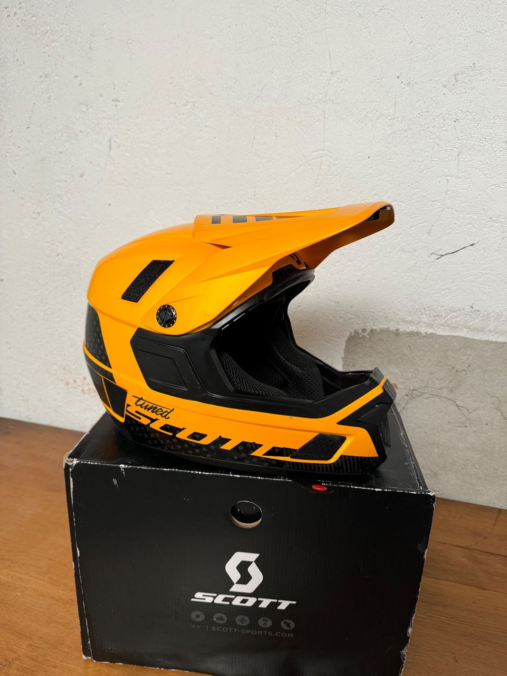 Scott Caschi: Scott Nero Plus Full Face Helmet – Size M – Usato da Le Châble VS venduto da Scott128