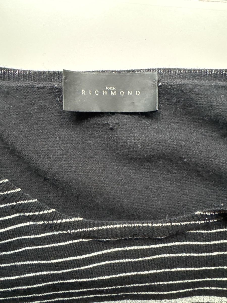 Pulls & Sweat-shirts: John Richmond Pullover, Grösse 52, Top Zustand! – D'occasion à Zürich par 44sensation44 1