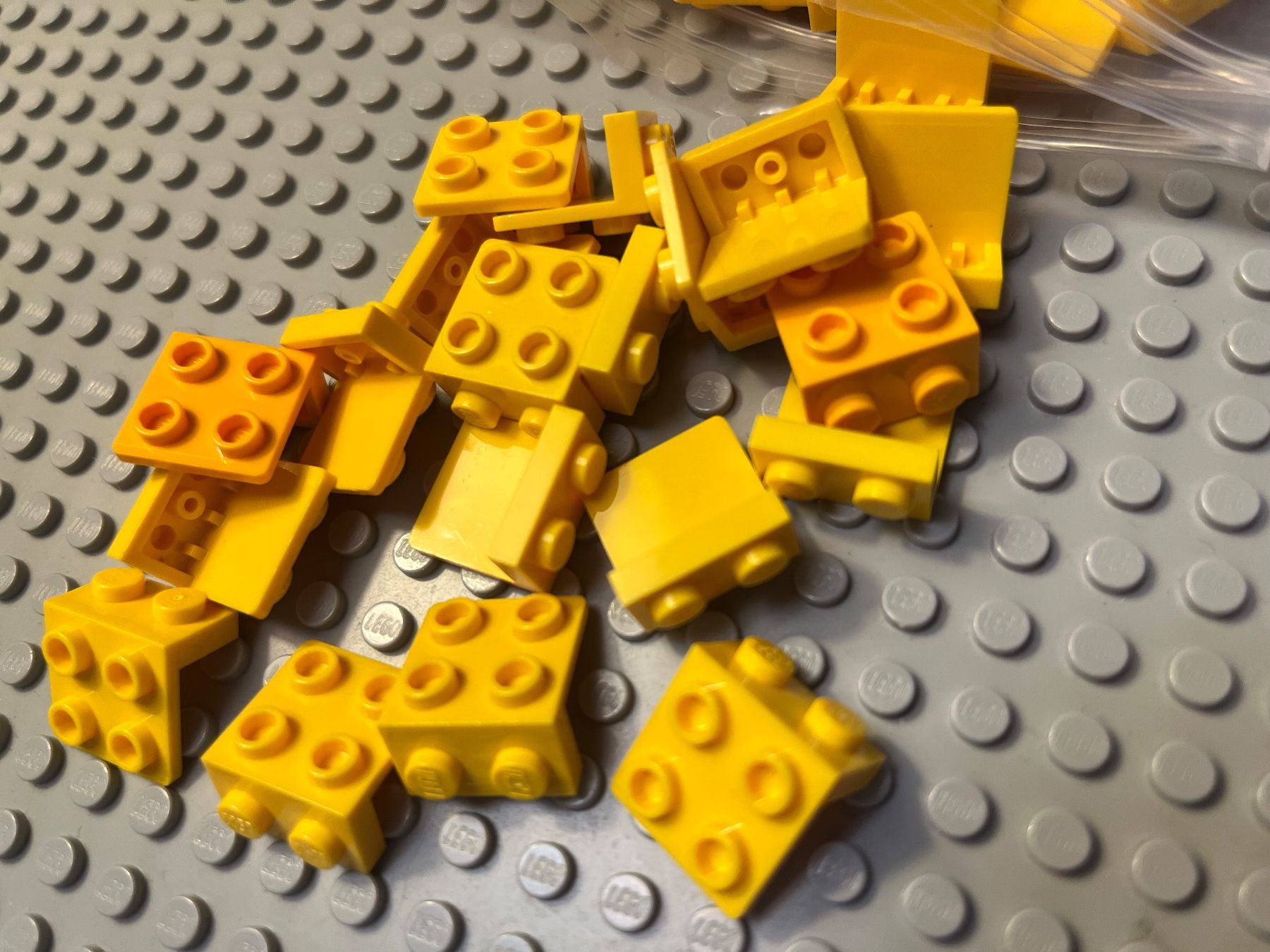 Lego Kit di costruzioni: Lego 10x Winkel Platten (21712) – Usato da Basel venduto da Swi-7621