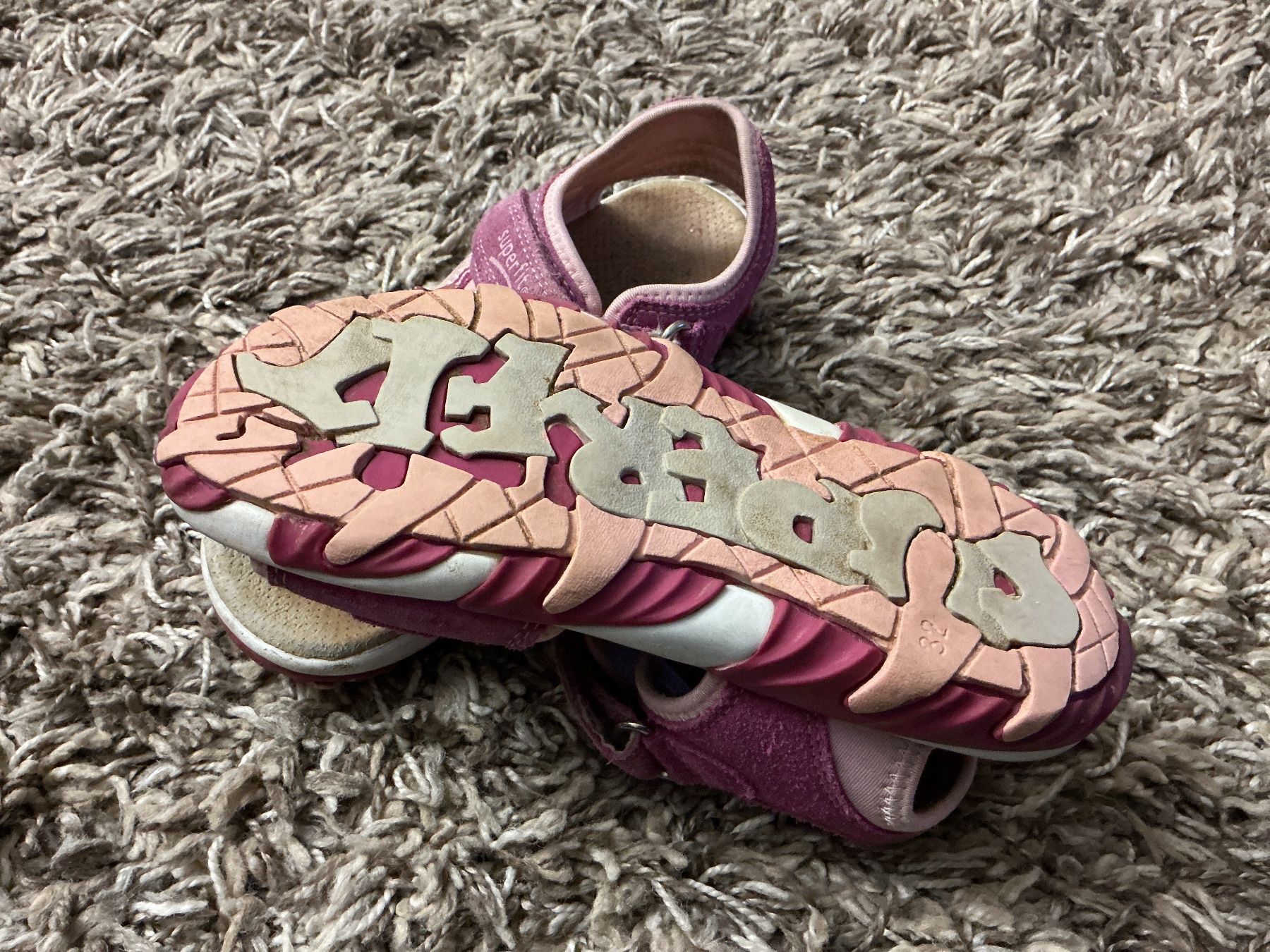 Superfit Scarpe per ragazze: Sandalen Grösse 32 – Usato da Grellingen venduto da gartenzwerg03 1
