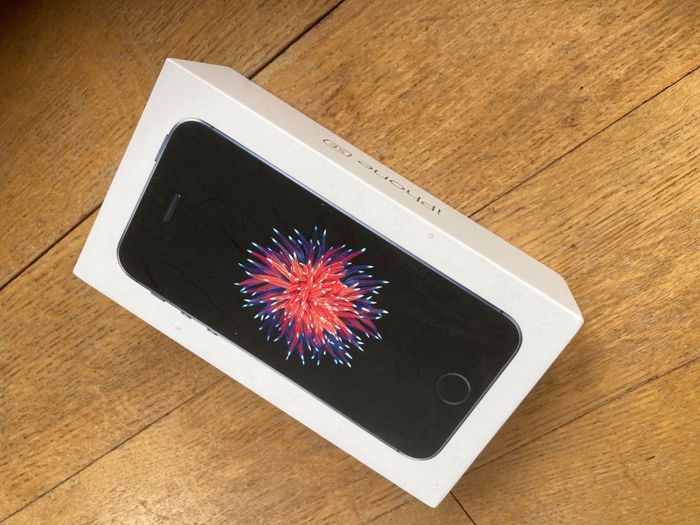 Original iPhone SE Box mit Zubehör (Gebraucht) in Andelfingen für CHF 6 ...