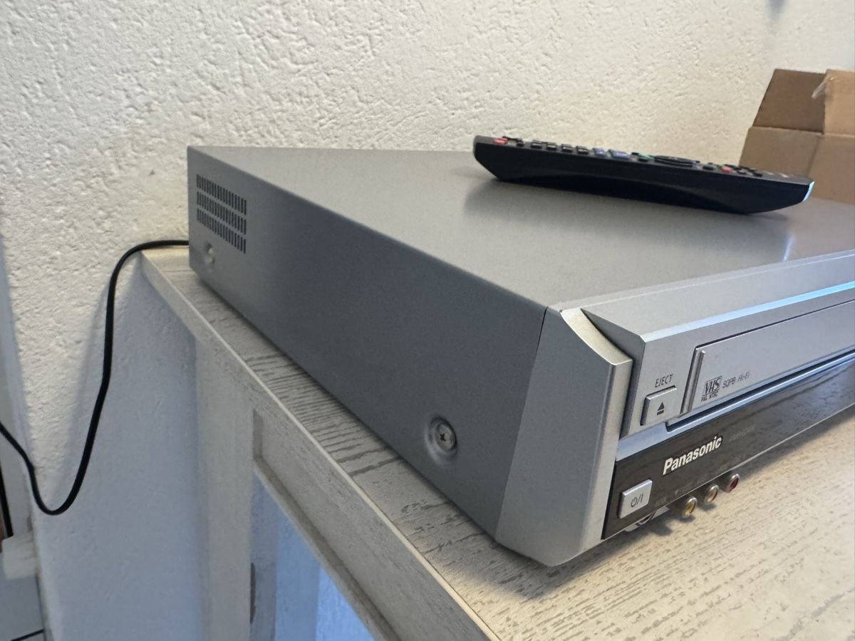 Panasonic Enregistreurs: Panasonic dmr-ez49v vhs dvd recorder – D'occasion à Zunzgen par milesdavis76 6