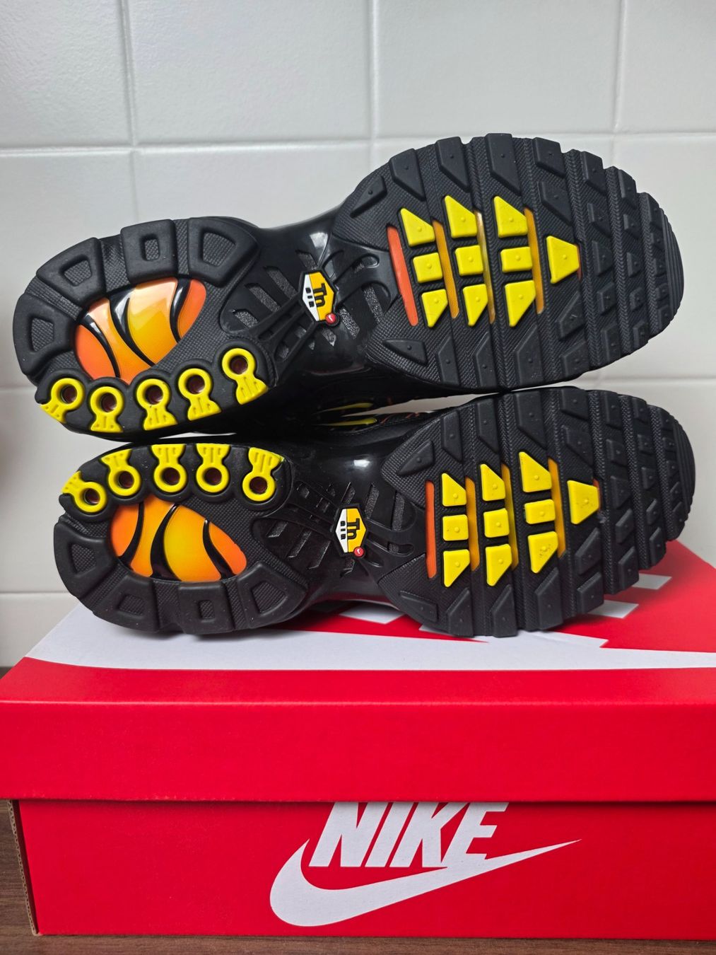 Nike Scarpe da uomo: Nike Air Max Plus Tn – Nuovo e nell'imballaggio originale da Fleurier venduto da dav_xx8y 5