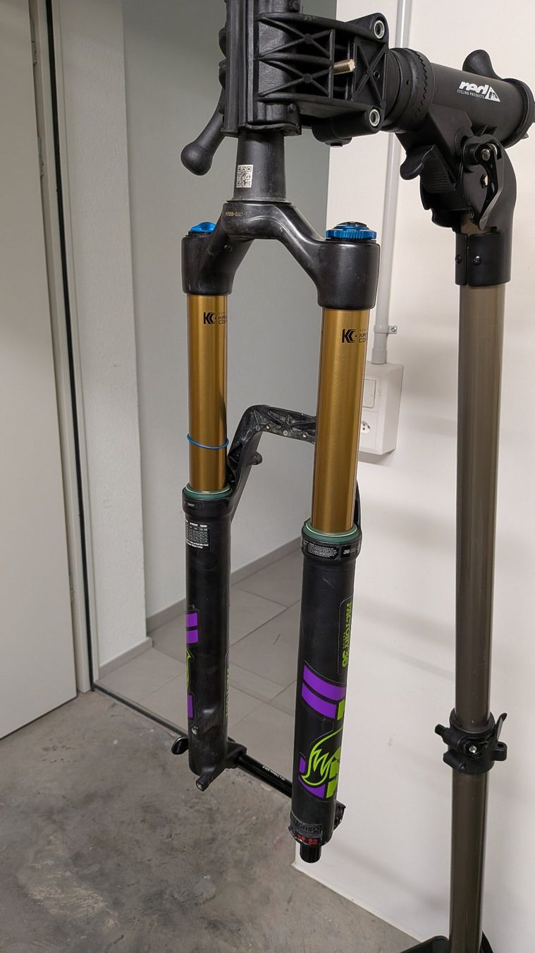 Fox Pezzi di ricambio: Federgabel: Fox 36 Float GRIP2 Factory 170mm 29" – Usato da Interlaken venduto da Yeti_ 3